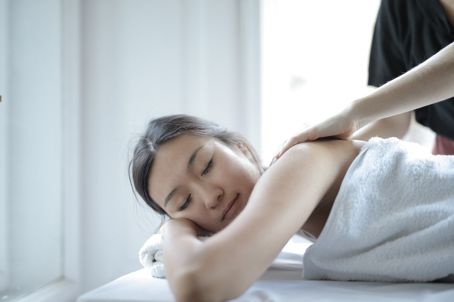 What Is a CBD Massage? Here’s What To Expect